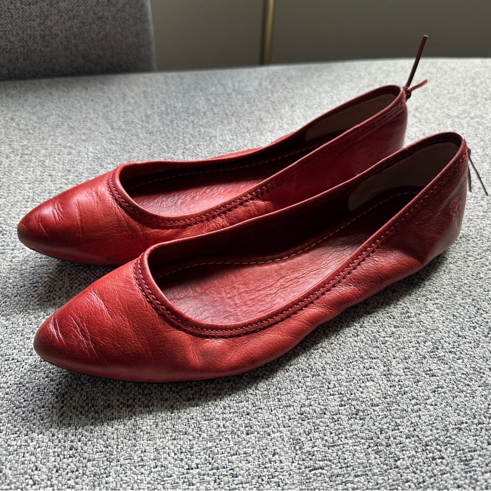 [Frye] ✨ Red Leather Flats ✨